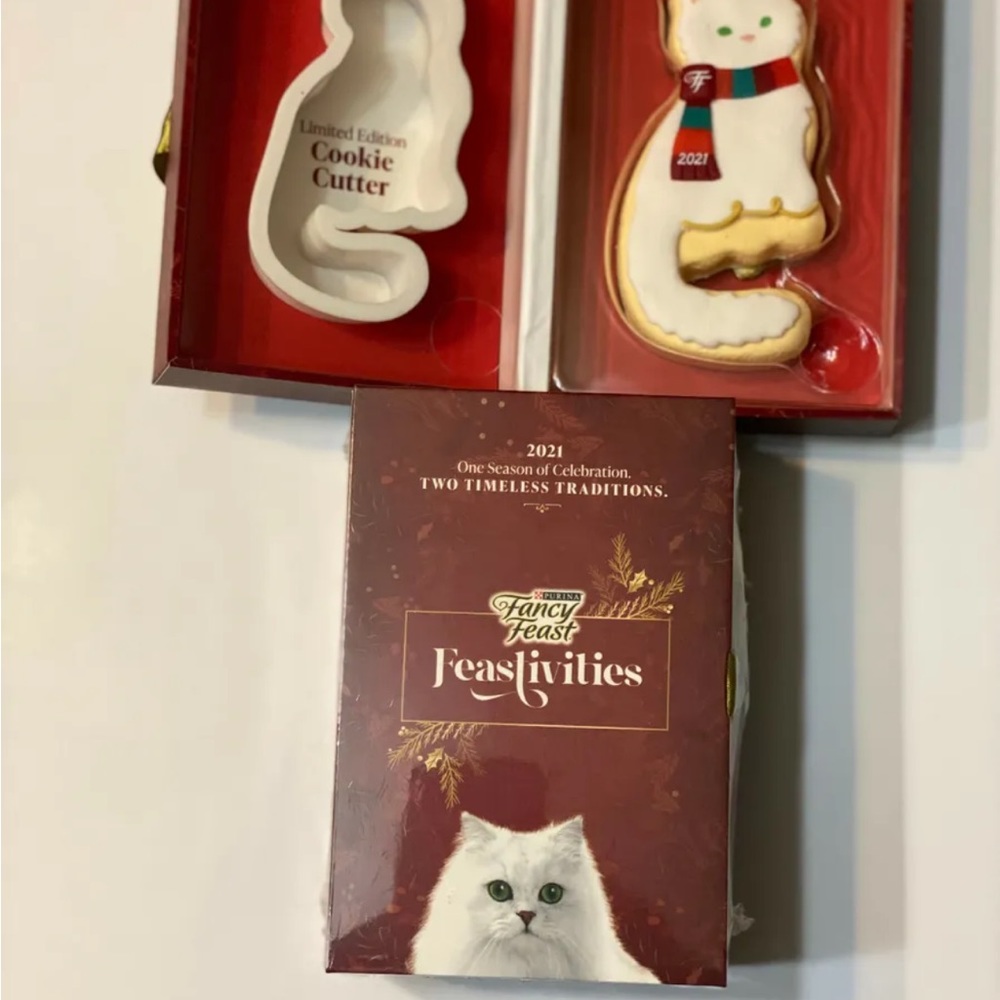 Fancy Feast 2021 Ornament